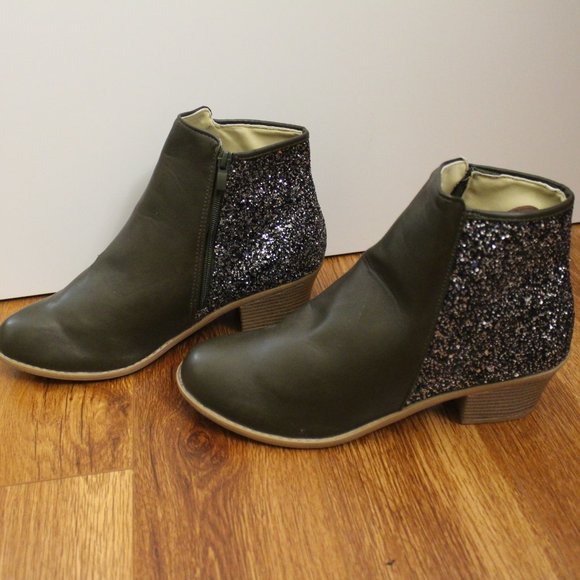 Shoes Nwot Green Sparkle Booties Poshmark